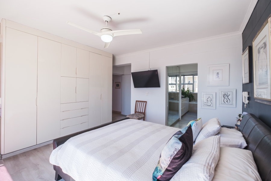 3 Bedroom Property for Sale in Sea Point Western Cape